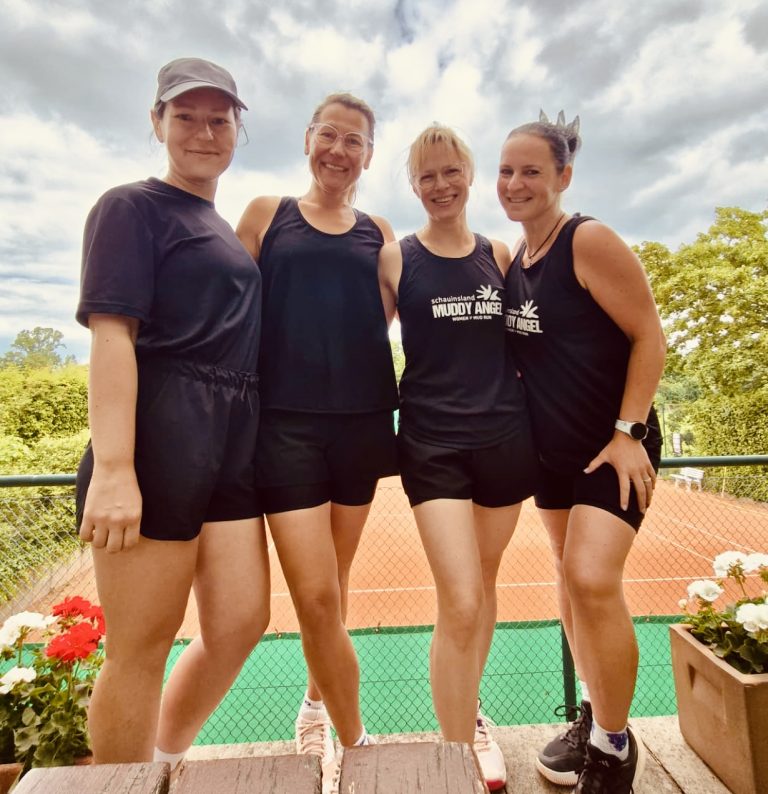 Damen 30 Team beim Auswärtsspiel gegen den Tennisclub im Rundfunk Berlin- Brandenburg.